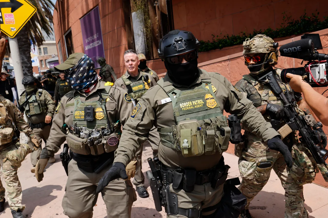 Federal Agents and Politicians Clash at LA Redistricting Event