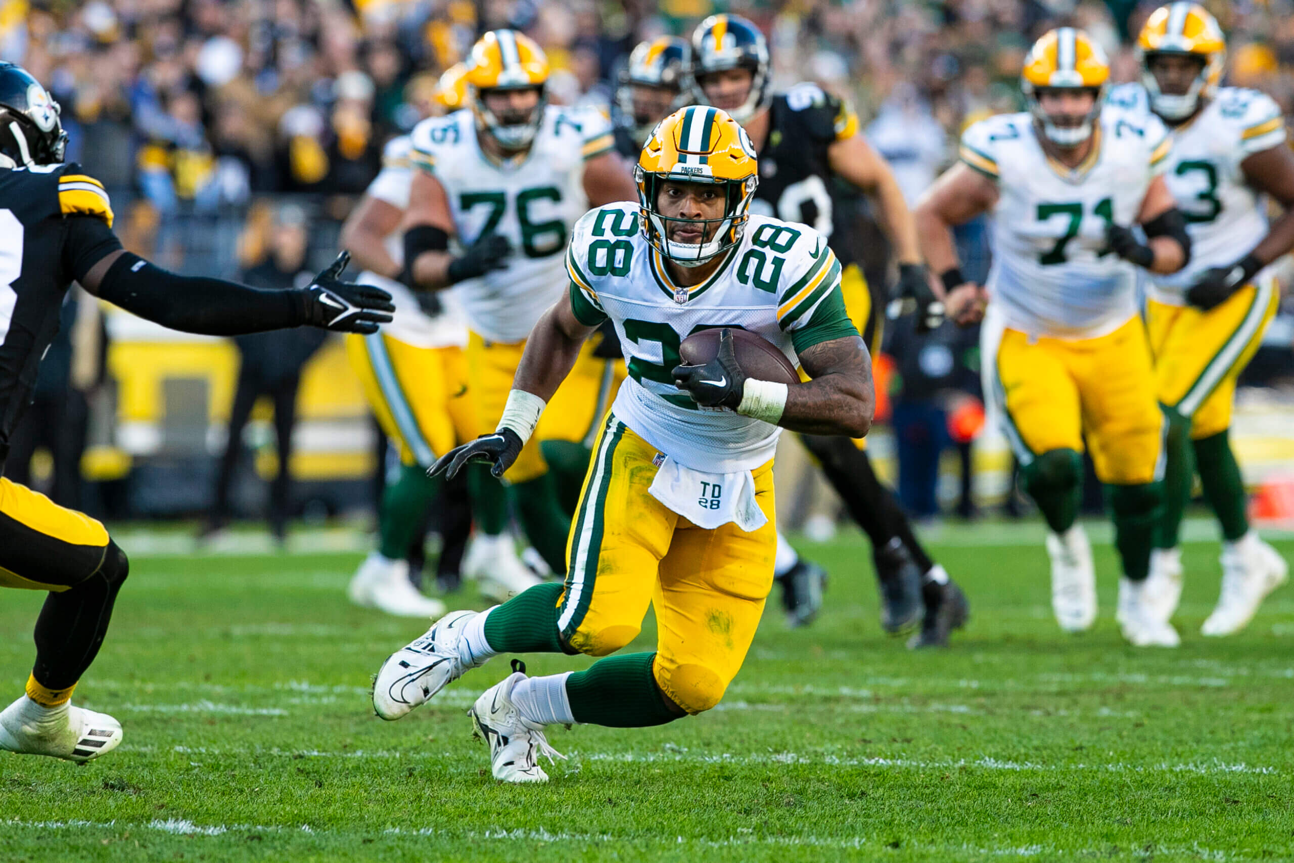 "Fantasy Football Week 12: Sleepers, Projections, and Start/Sit Advice for Wide Receivers and Running Backs"