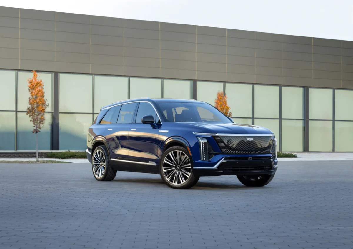 Featured image for Cadillac's Unwavering Confidence: Introducing the All-Electric VISTIQ SUV