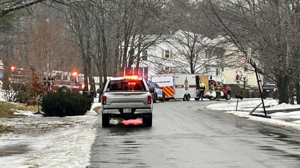 "Multiple Plane Crashes in New Hampshire Neighborhoods Under Investigation"