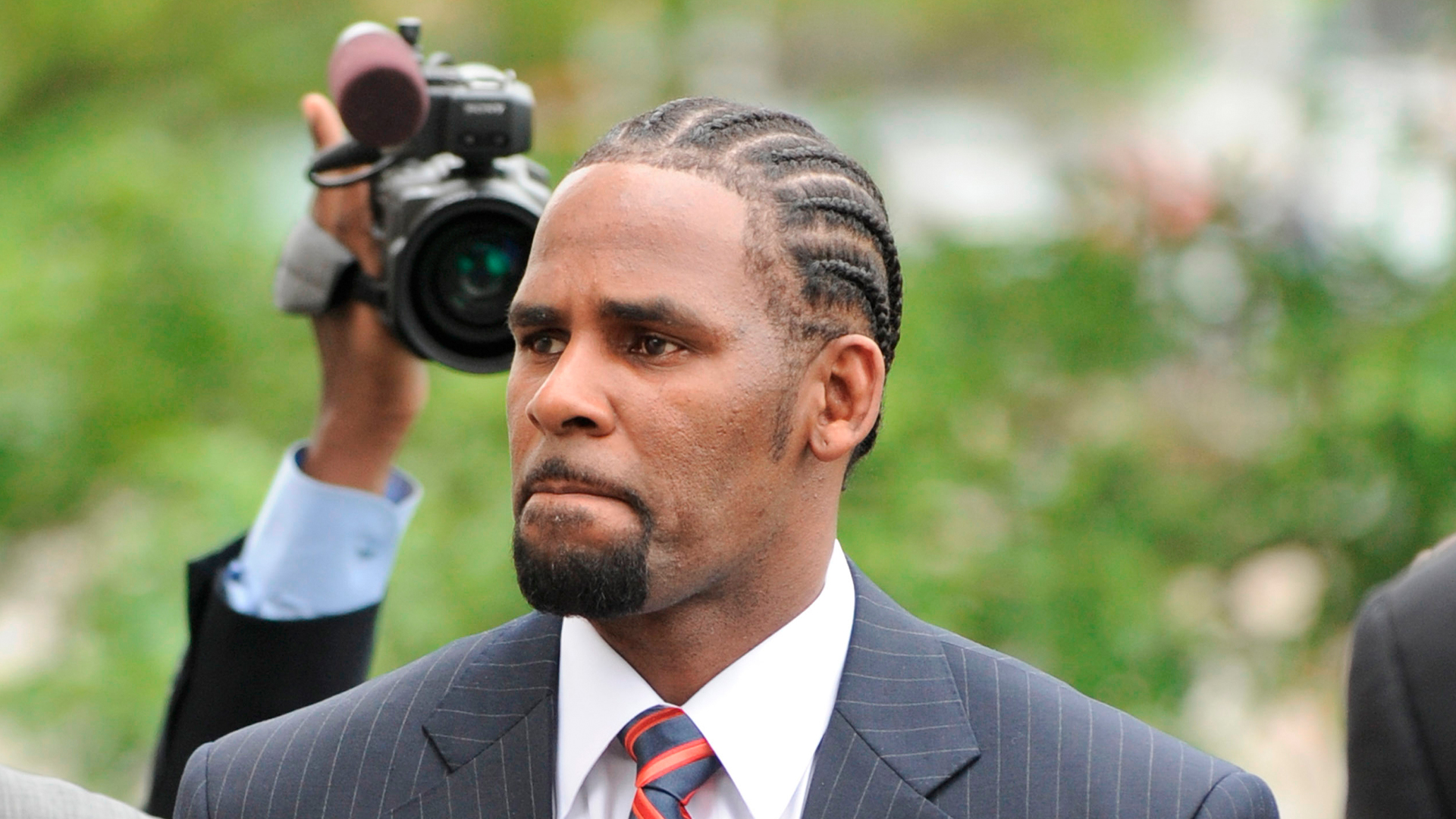 Featured image for R. Kelly Alleges Threats to His Life and Medical Neglect in Prison