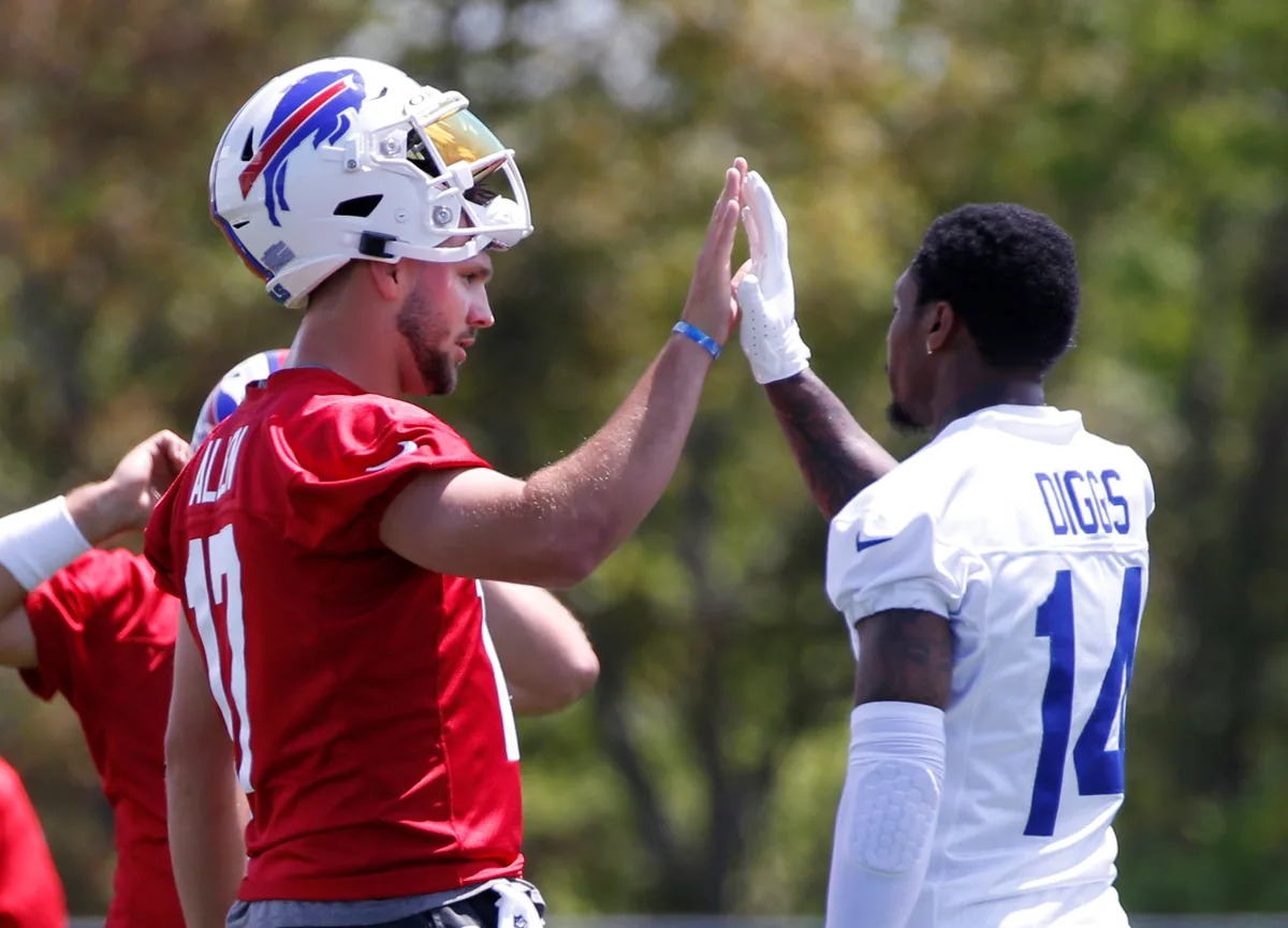 Stefon Diggs' Situation with Bills Resolved, Posts Photo with Josh Allen on Instagram