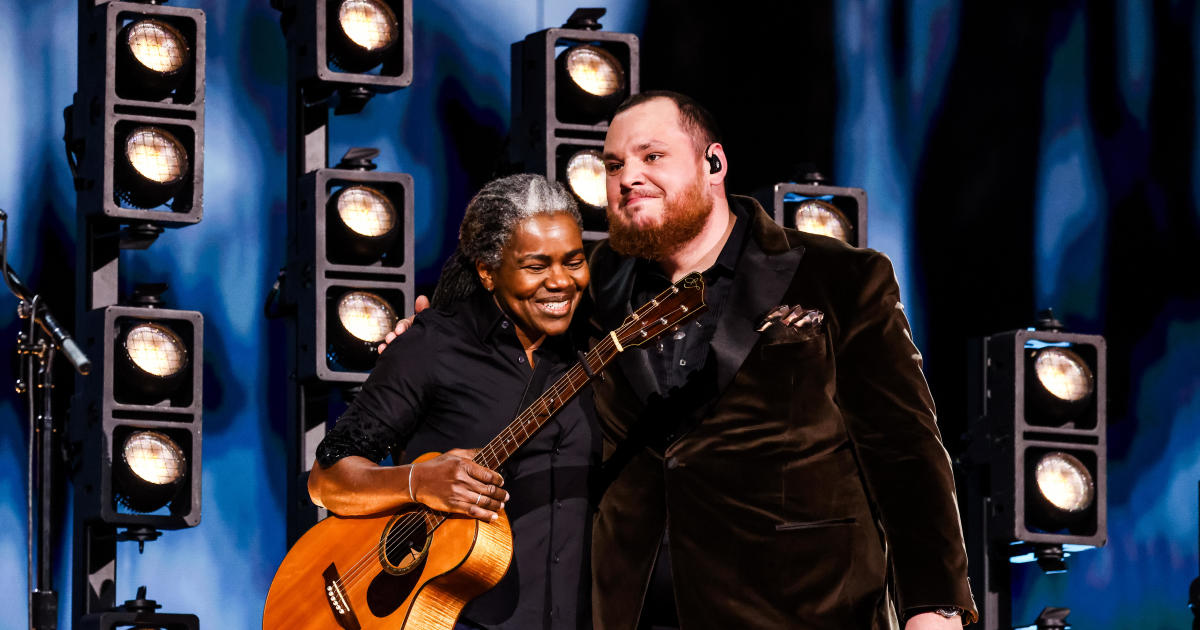 Featured image for "Tracy Chapman's Grammys Performance Sparks 38400% Surge in 'Fast Car' Sales"