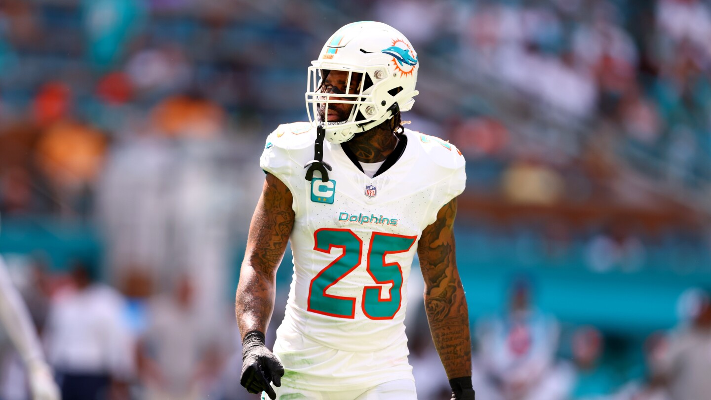 "Xavien Howard Eyes Houston Reunion, Chiefs Named Best Fit"