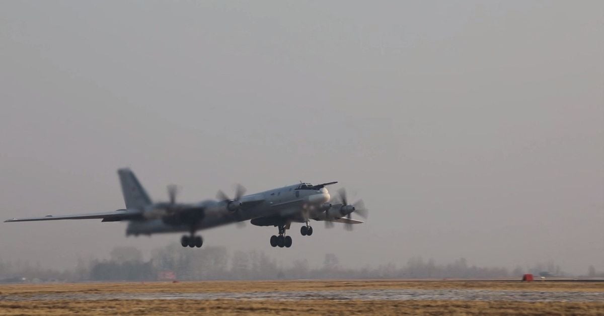 Russia's Strategic Bombers Fly Near Japan and Ukraine Amid Political Visits.