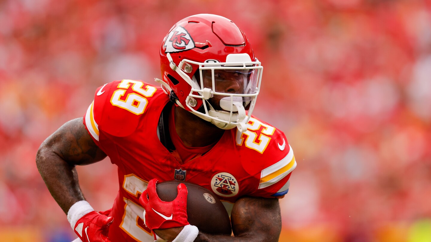 Steelers Sign RB La'Mical Perine to One-Year Deal