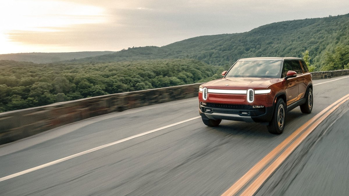 "Elon Musk's China Visit Boosts Tesla Stock, Rivian Raises $3B, and Fiat Unveils Adorable EV"