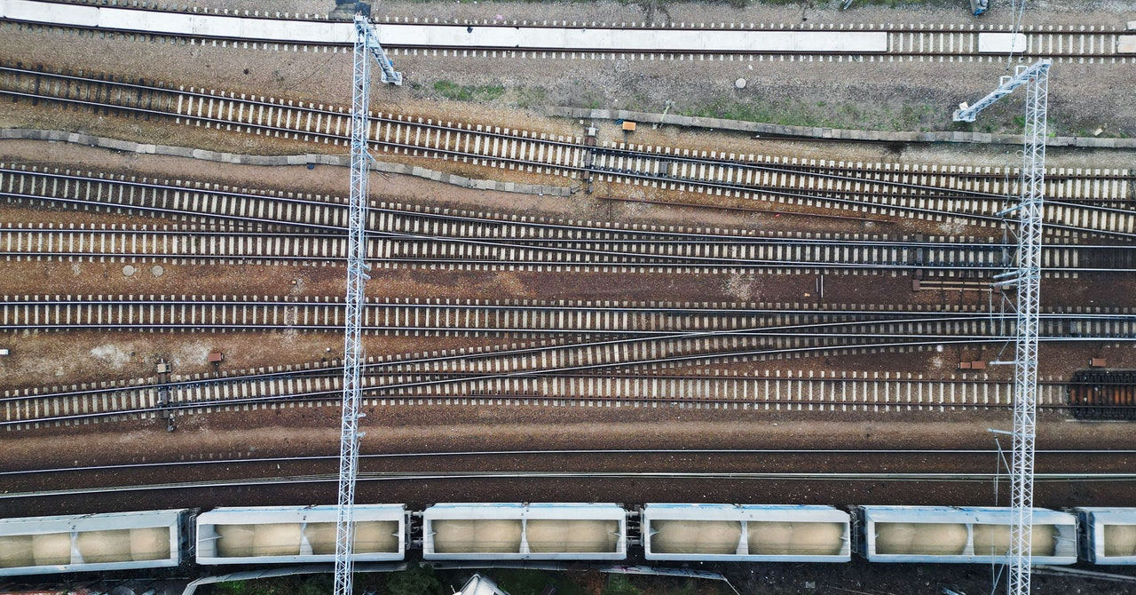 Featured image for Poland's Railway System Disrupted by Cheap Radio Hack
