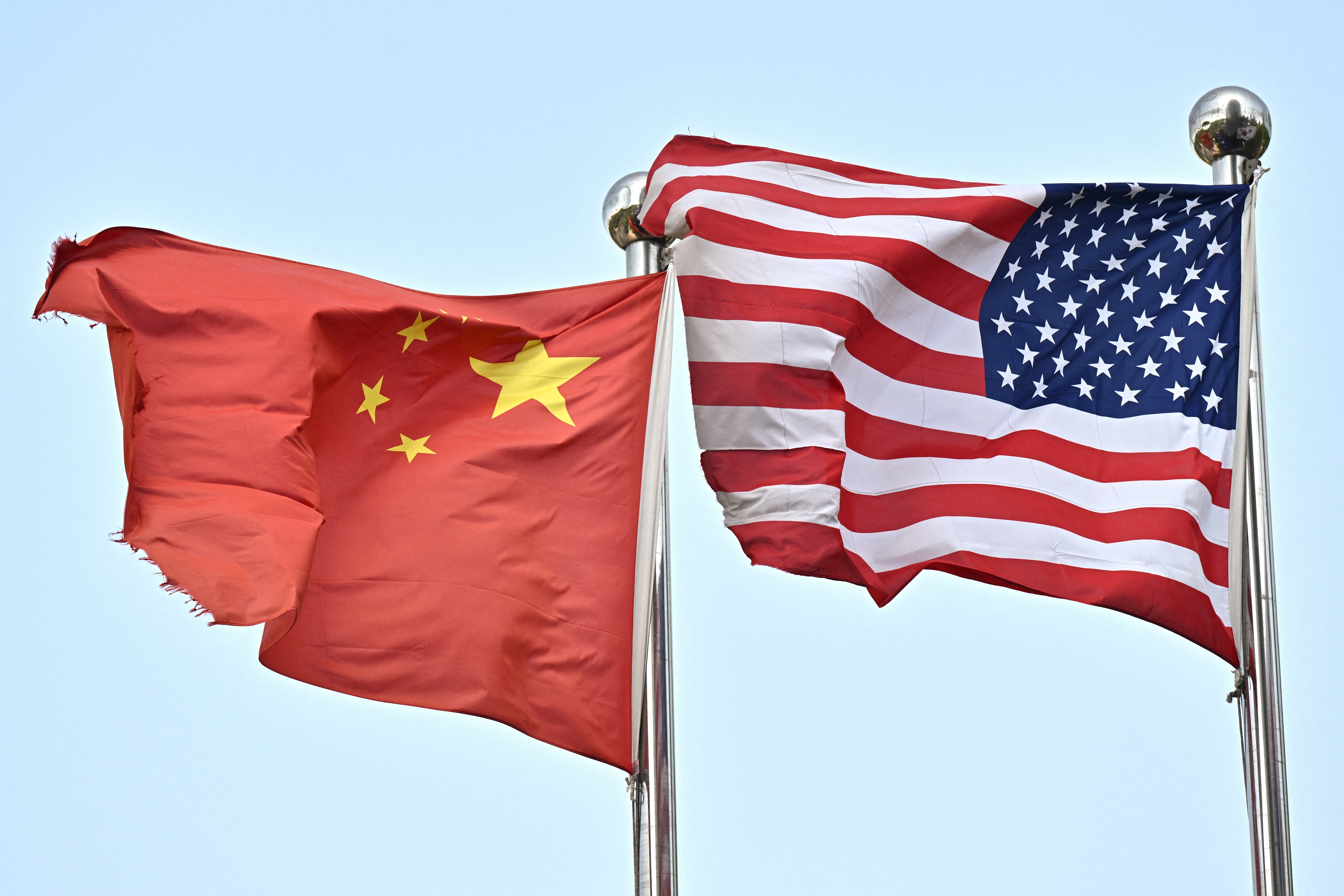US Goods Imports Drop 20% in April Amid Tariff Impact