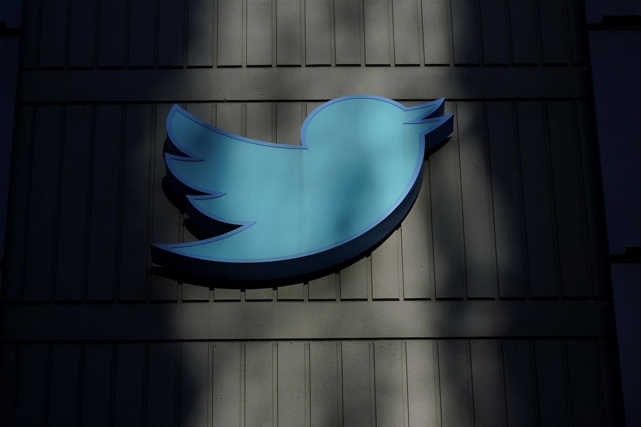 "Twitter Implements Daily Viewing Limits, Elon Musk Responds with Humor"