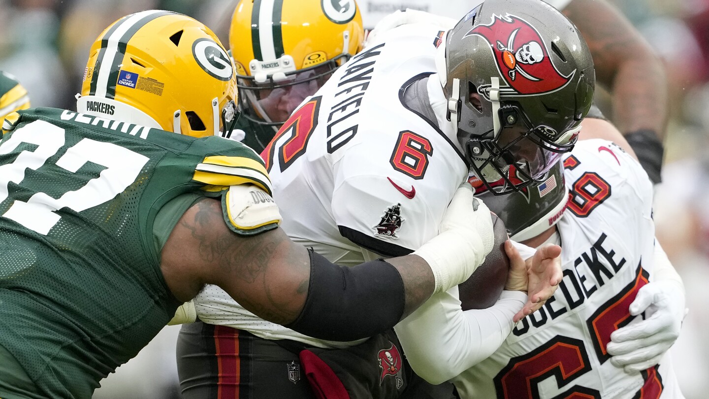 Featured image for Packers' Fourth Down Failure Leads to Buccaneers' Victory