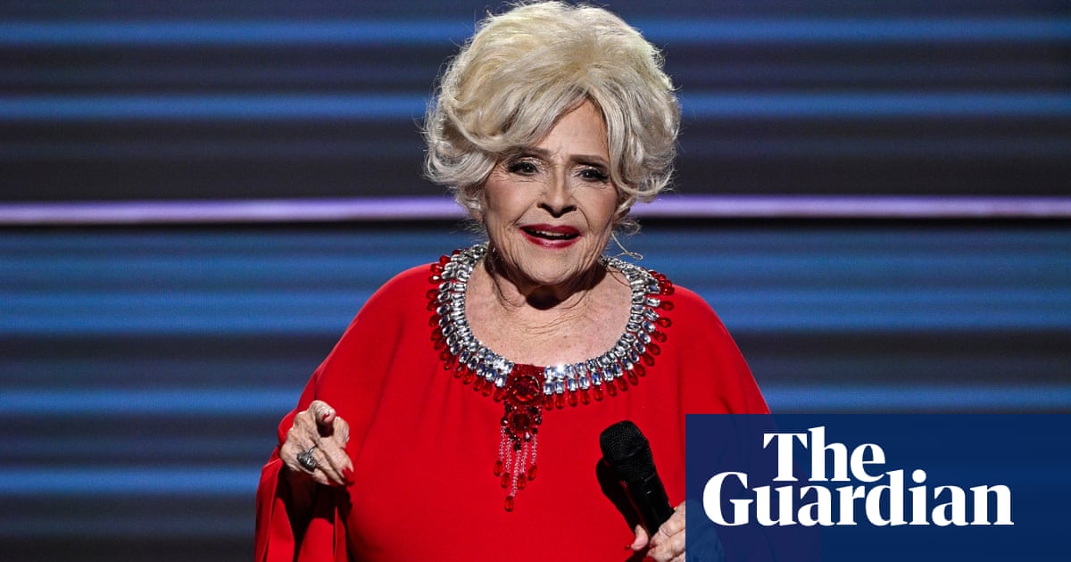 Featured image for Brenda Lee's 'Rockin' Around the Christmas Tree' Makes Historic No. 1 Comeback