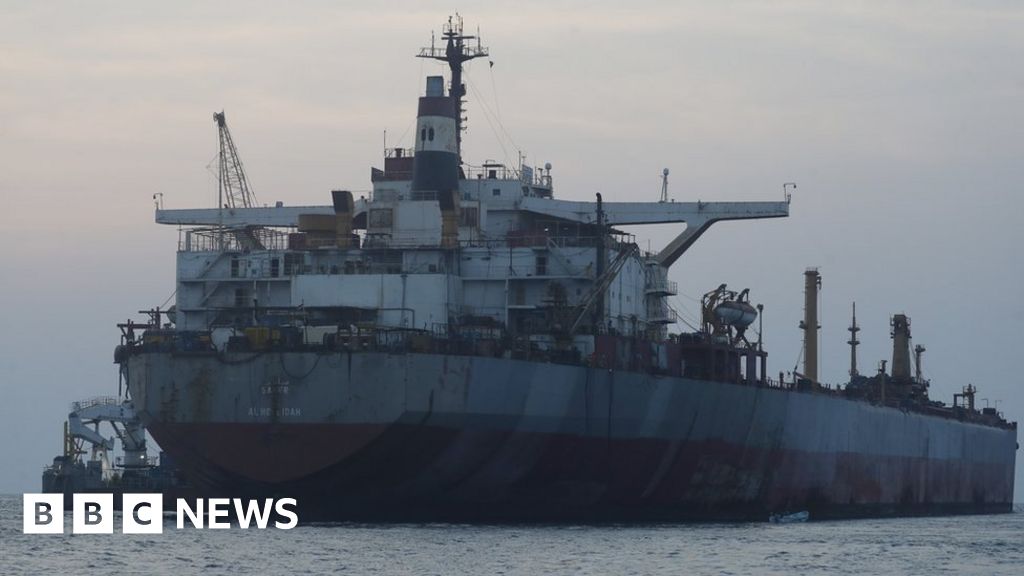 Yemen's Red Sea: Salvaging Oil from a Dangerous Time Bomb