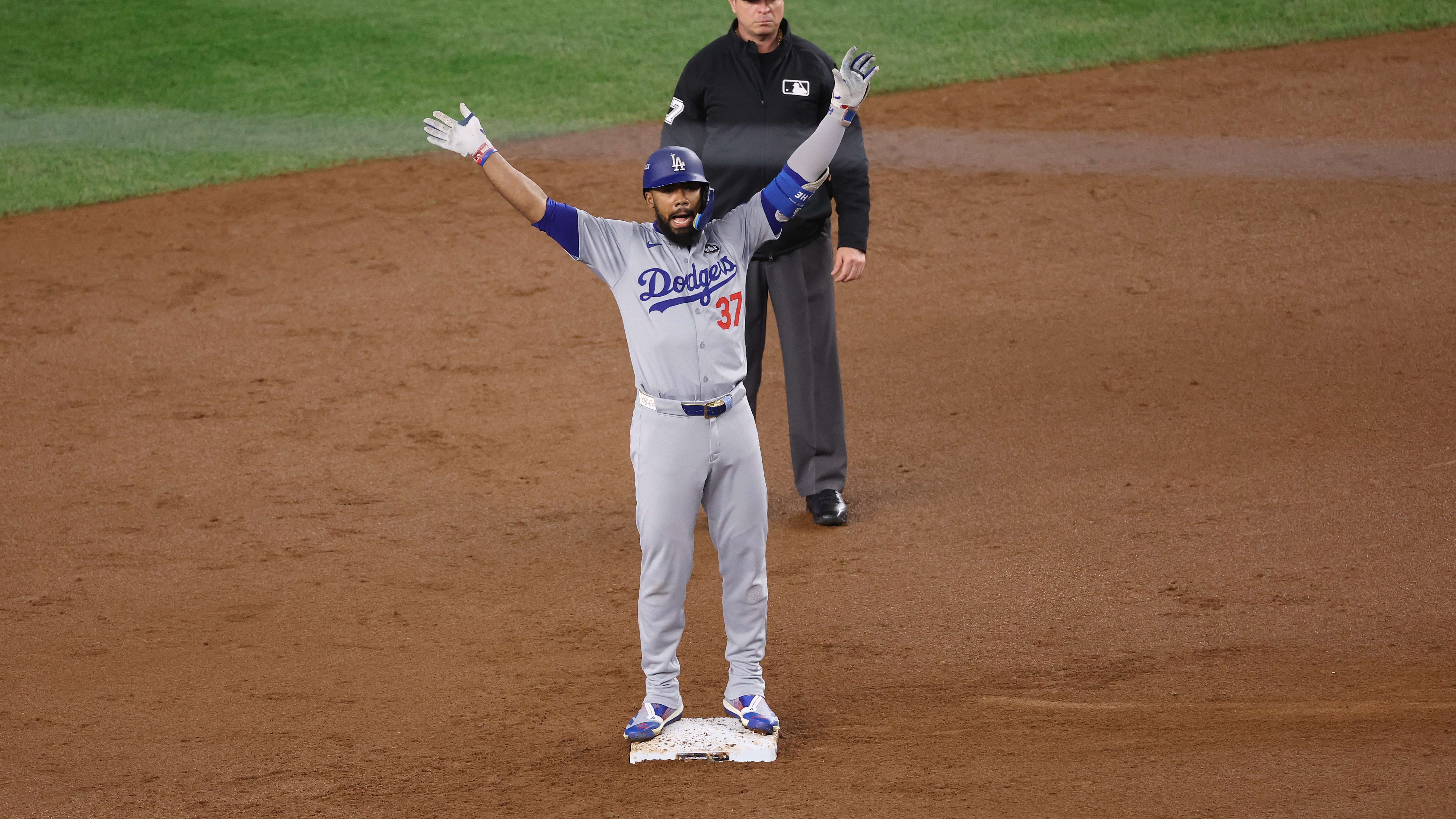 Teoscar Hernández Declines Dodgers' Offer, Sparking Trade Speculation