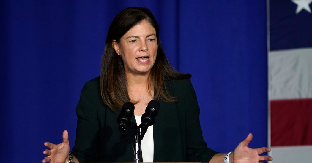 "Kelly Ayotte Declares Bid for New Hampshire Governorship"