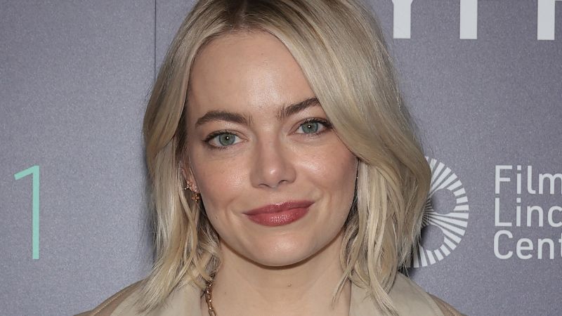 Featured image for Emma Stone Joins SNL's Five-Timers Club as December Host