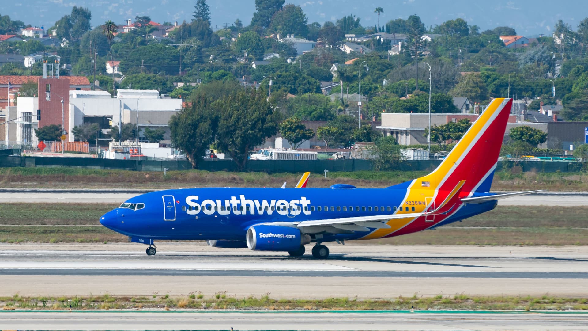 Featured image for Southwest Airlines resolves labor disputes with pilots and flight attendants