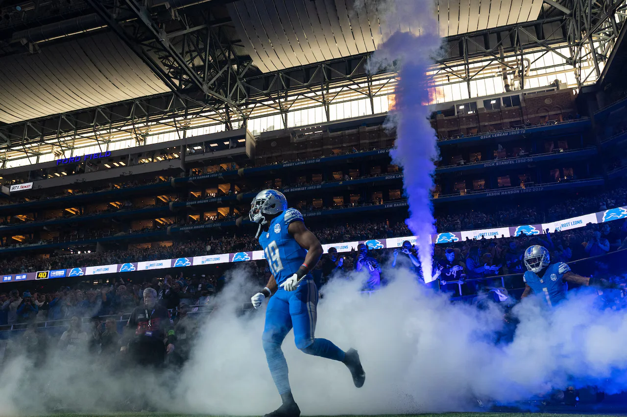 Saints acquire WR Vele in trade, shedding draft picks amid NFL flurry