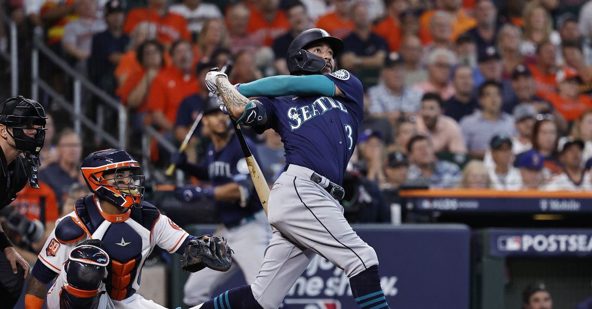 Mariners' Opening Day Roster Decisions and J.P. Crawford's Recovery Update.