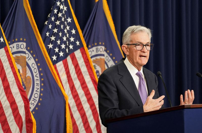 "FOMC Minutes Insight: Analysts Anticipate Fed's Rate Path Amid Market Speculation"
