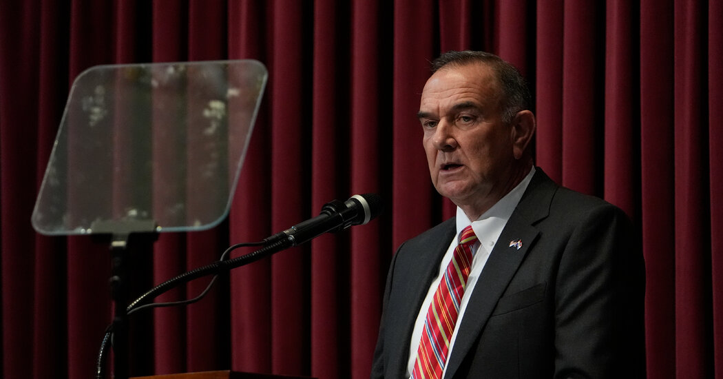 Featured image for Missouri Governor Signs Legislation Reversing Voter-Approved Wage and Sick Leave Laws