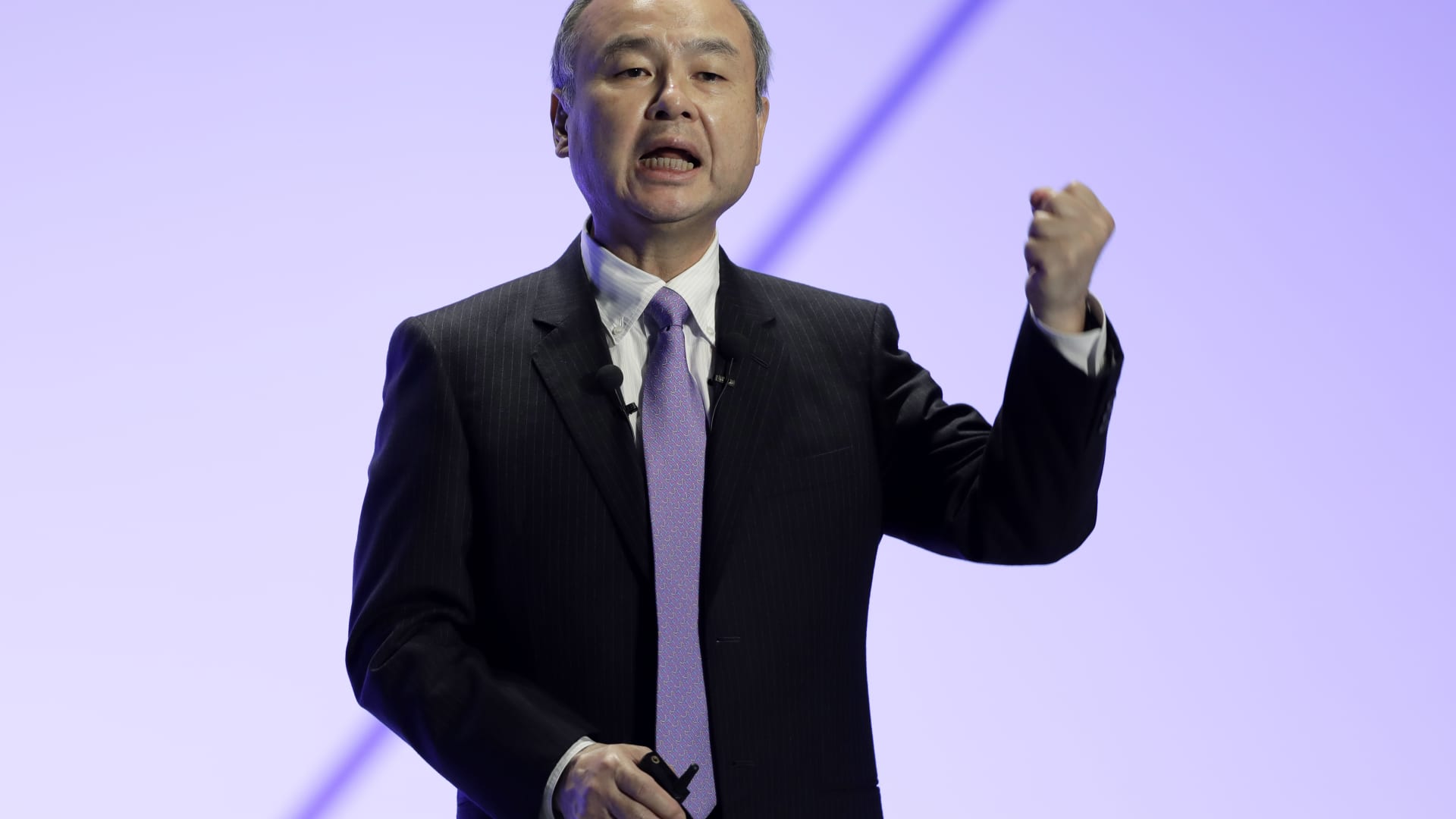 Featured image for SoftBank's First Quarter: Surprise Loss Offset by $1 Billion Investment Gain in Vision Fund