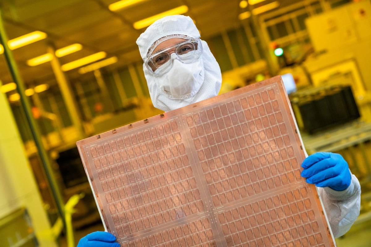 Featured image for Intel's Groundbreaking Glass Substrates Pave the Way for Future Chip Advancements