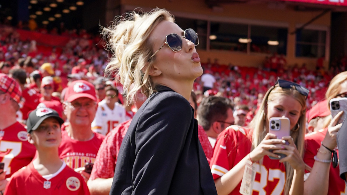 Featured image for Chiefs Secure AFC West Amidst Thrilling Season