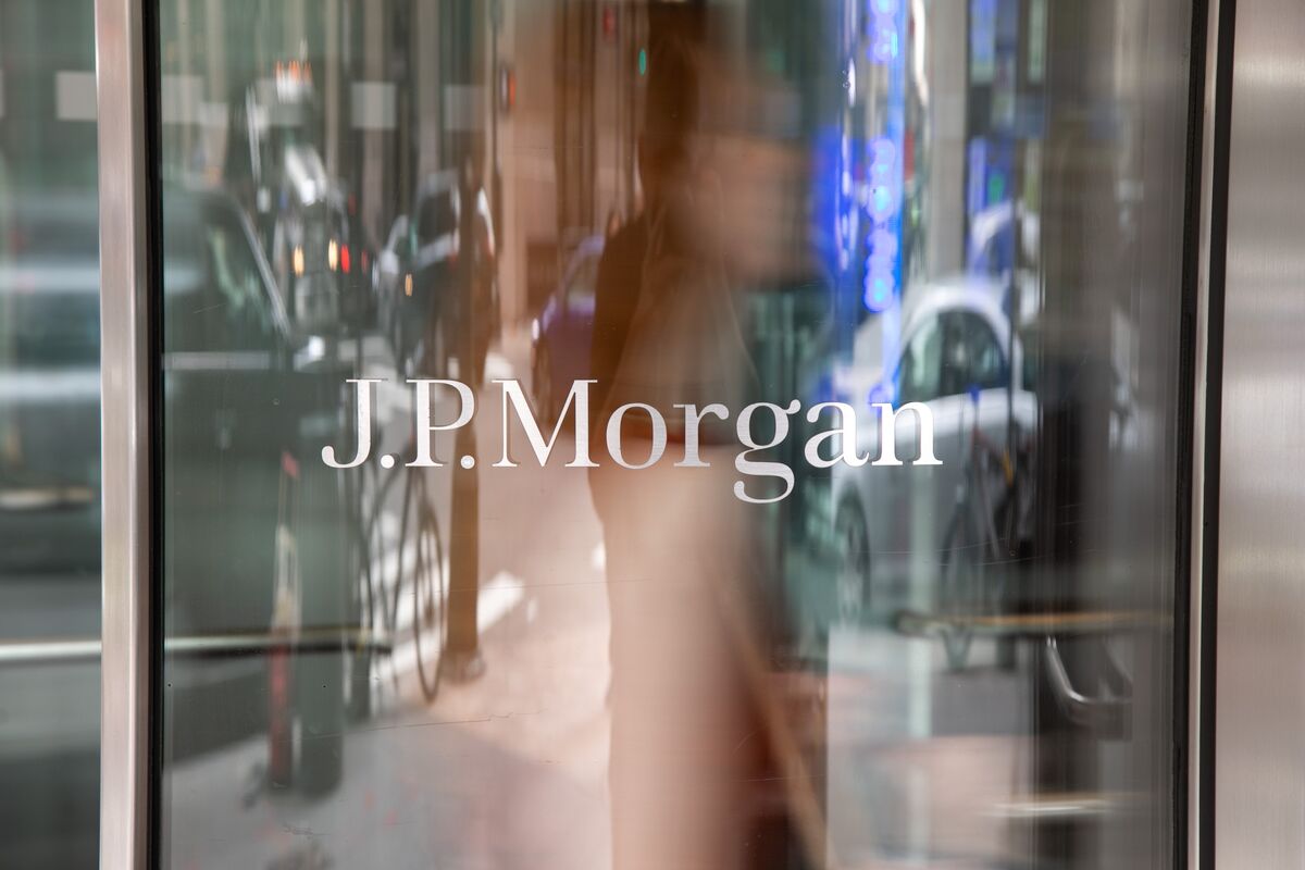 JPMorgan Predicts Grim Outlook for S&P 500 in 2024