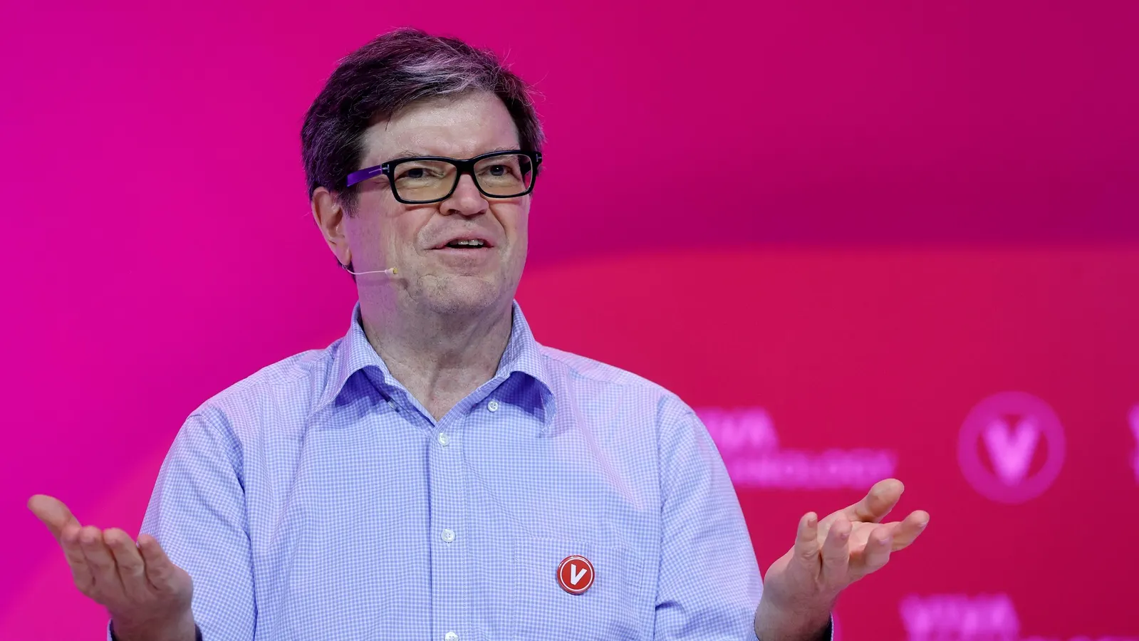 Featured image for Meta AI Chief: ChatGPT and Similar Models Won't Achieve Human-Level Intelligence