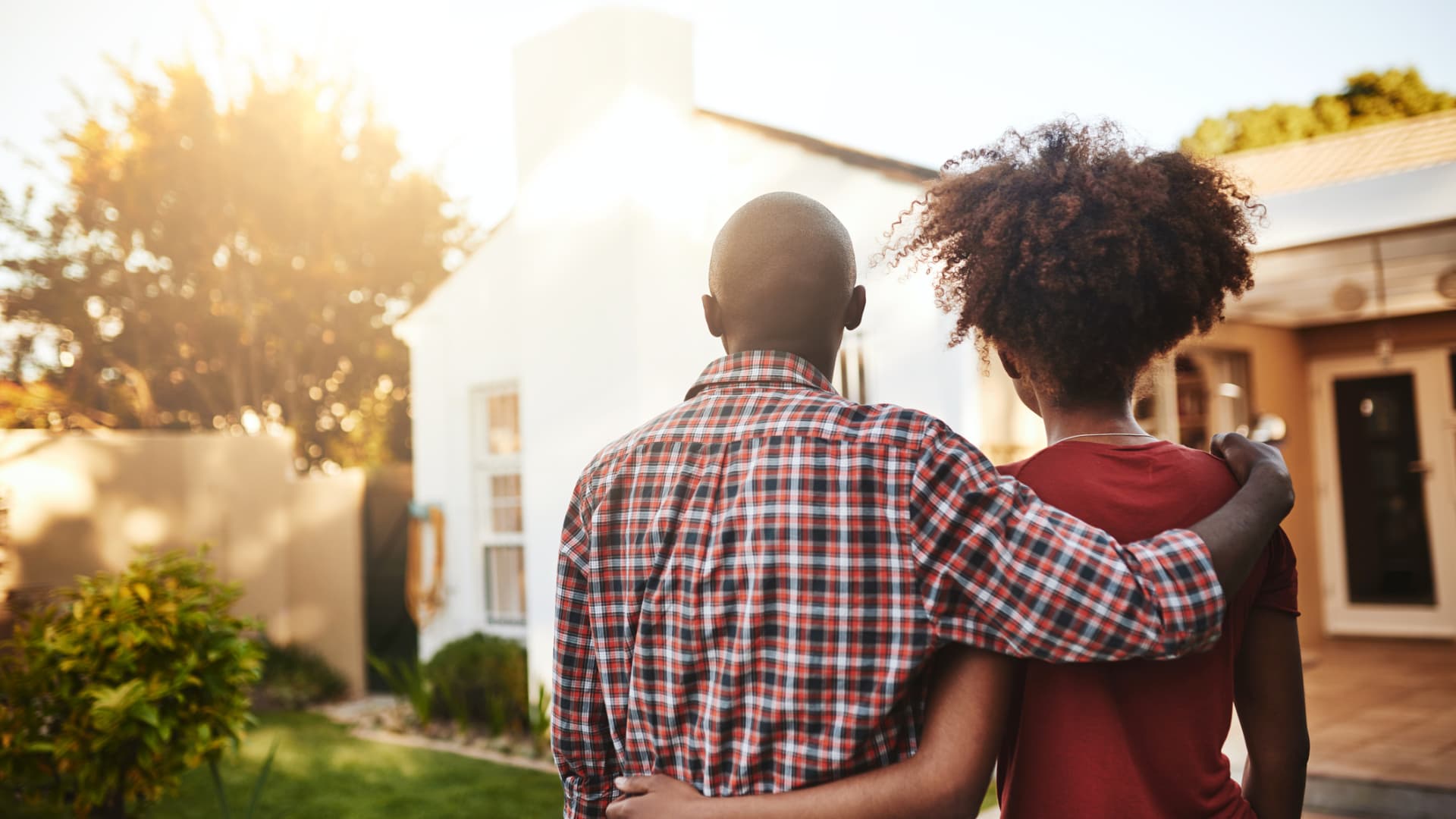 "Anticipated Drop in Mortgage Rates: Potential Savings for Homebuyers"