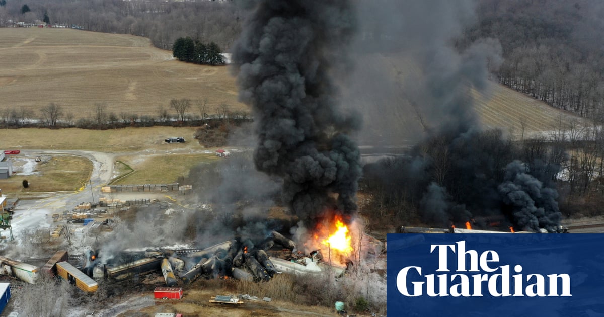 Experts criticize flawed dioxin testing plan near Ohio train derailment site.