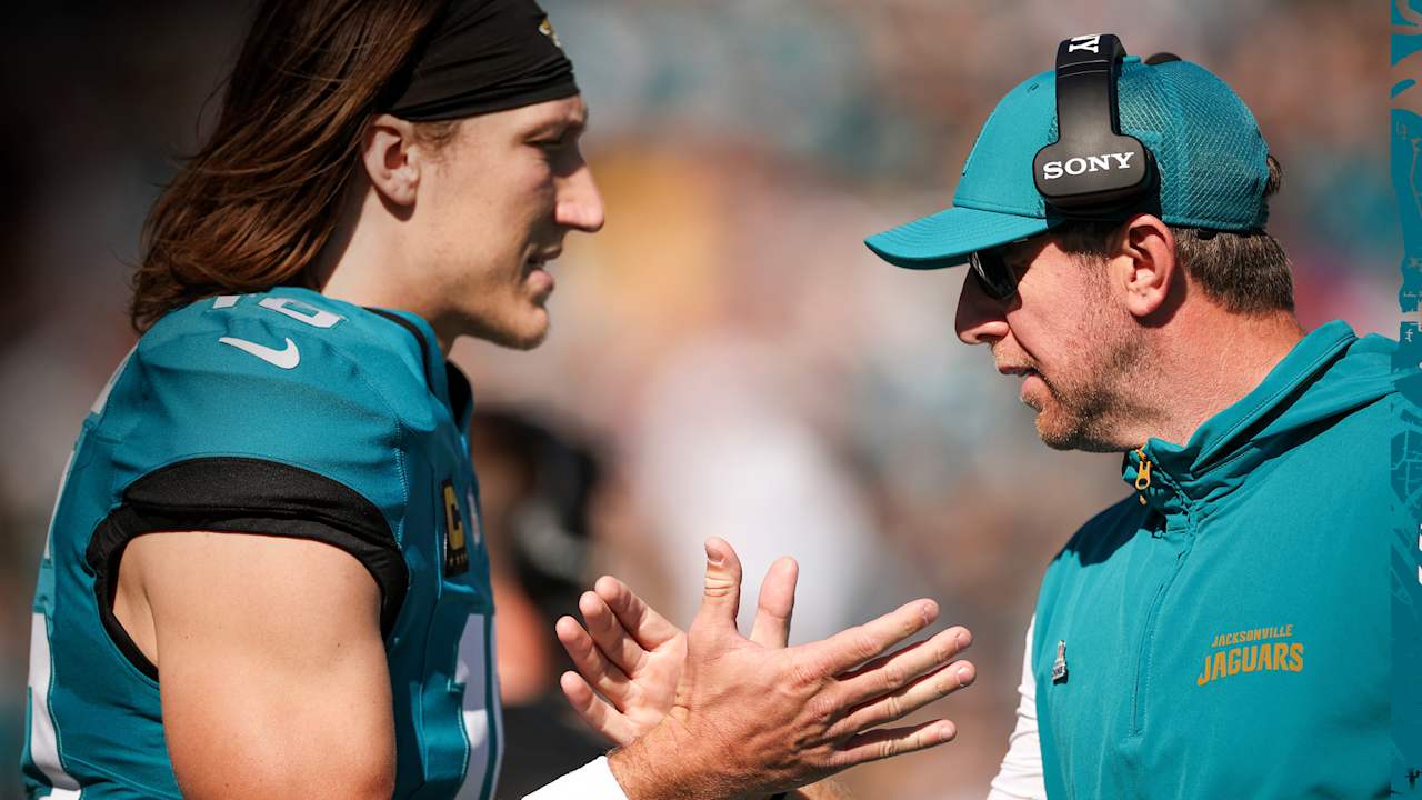 Featured image for Jaguars Dominate Jets 48-20 as Lawrence Shines