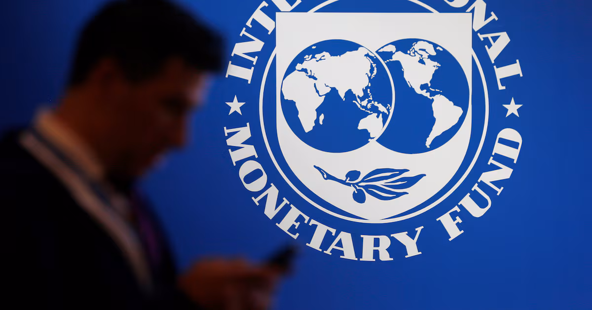 "Former US Official Urges Linking China's IMF Power to Debt Relief Support"