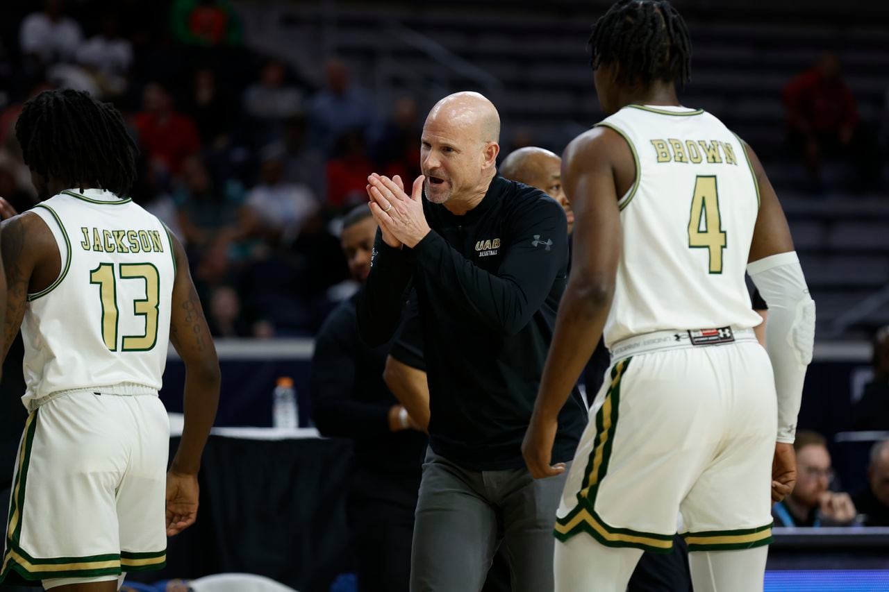 Featured image for UAB basketball thriving without banner proof.