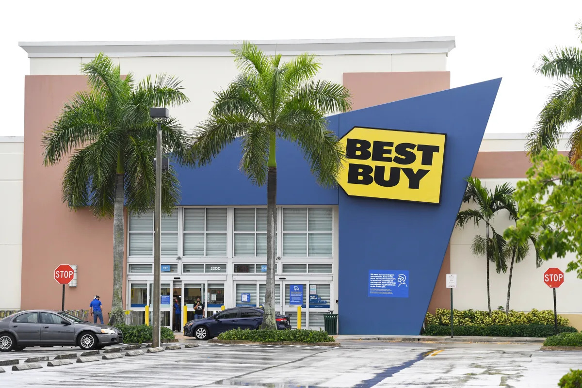 Featured image for Best Buy to Discontinue DVD and Blu-ray Sales