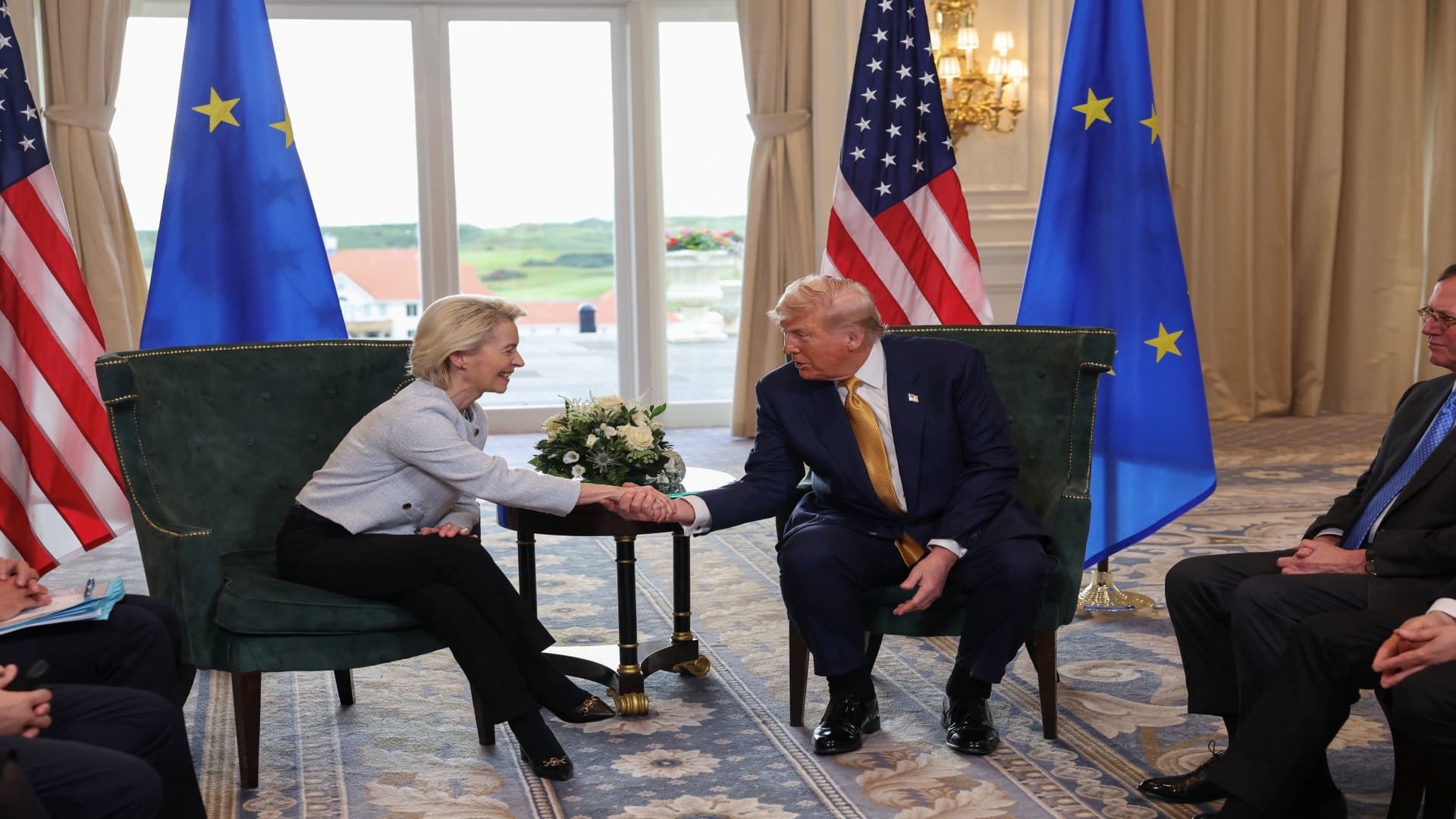 Trump Announces US-EU Trade Deal with 15% Tariffs