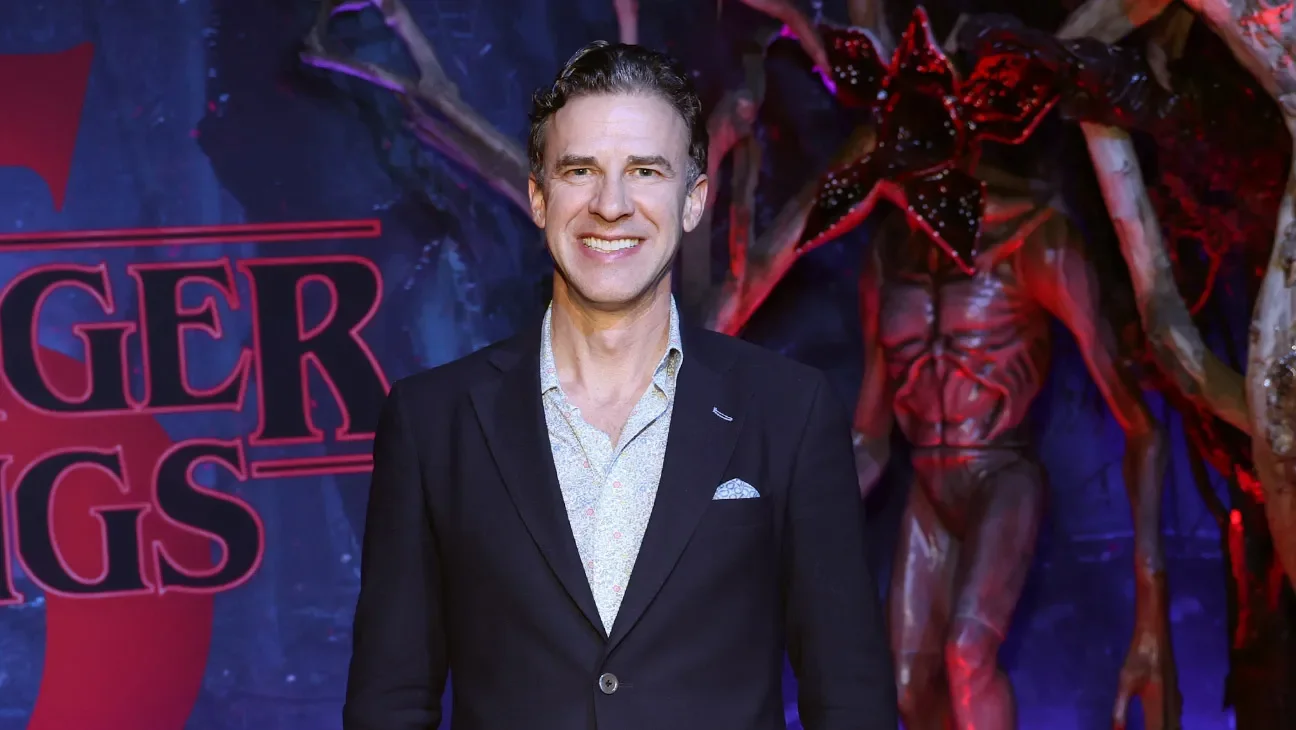 Netflix Forecasts $6B in Job Cuts If Paramount Bids for WBD