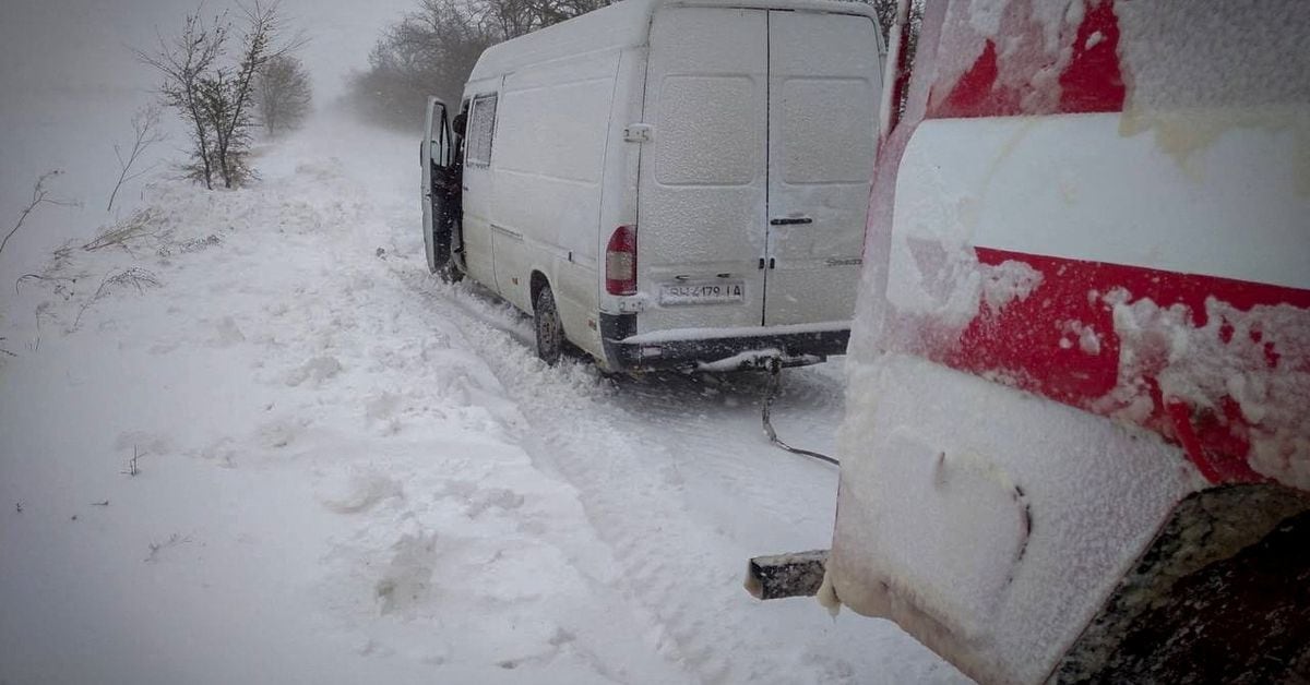 Winter Storm Ravages Ukraine, Leaving Destruction and Power Outages