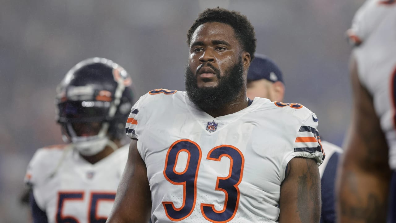 Bears' Justin Jones slams "obnoxious" Packers fans for lack of football knowledge.
