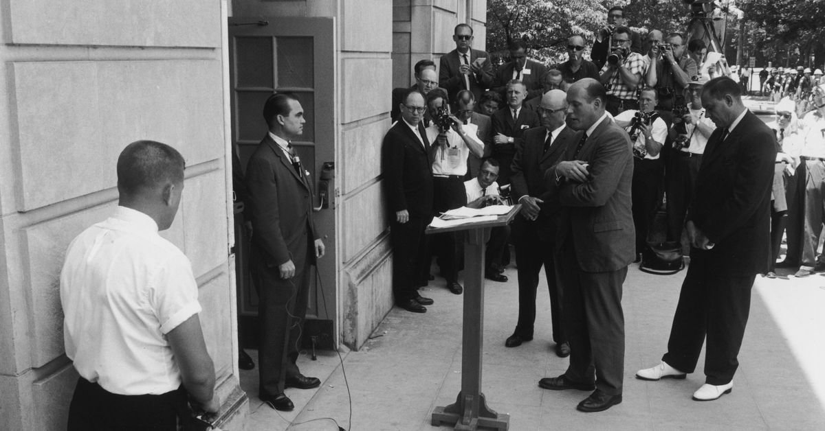 "Supreme Court to Rule on Alabama's Defiance of Voting Rights Decisions and Redistricting Battle"