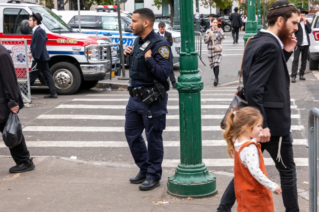 Featured image for "NYC Council Enforces Comprehensive Reporting of NYPD Investigative Encounters Despite Mayor's Opposition"