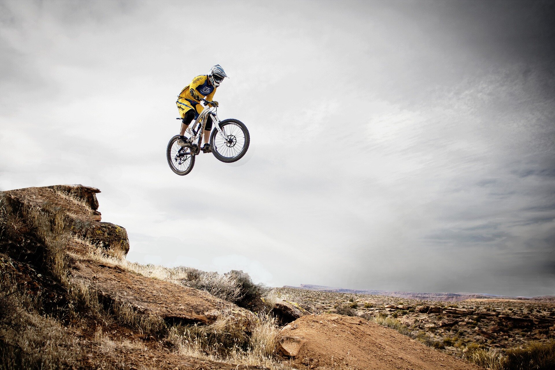Featured image for Study Confirms: Mountain Biking's Benefits Outweigh Risks