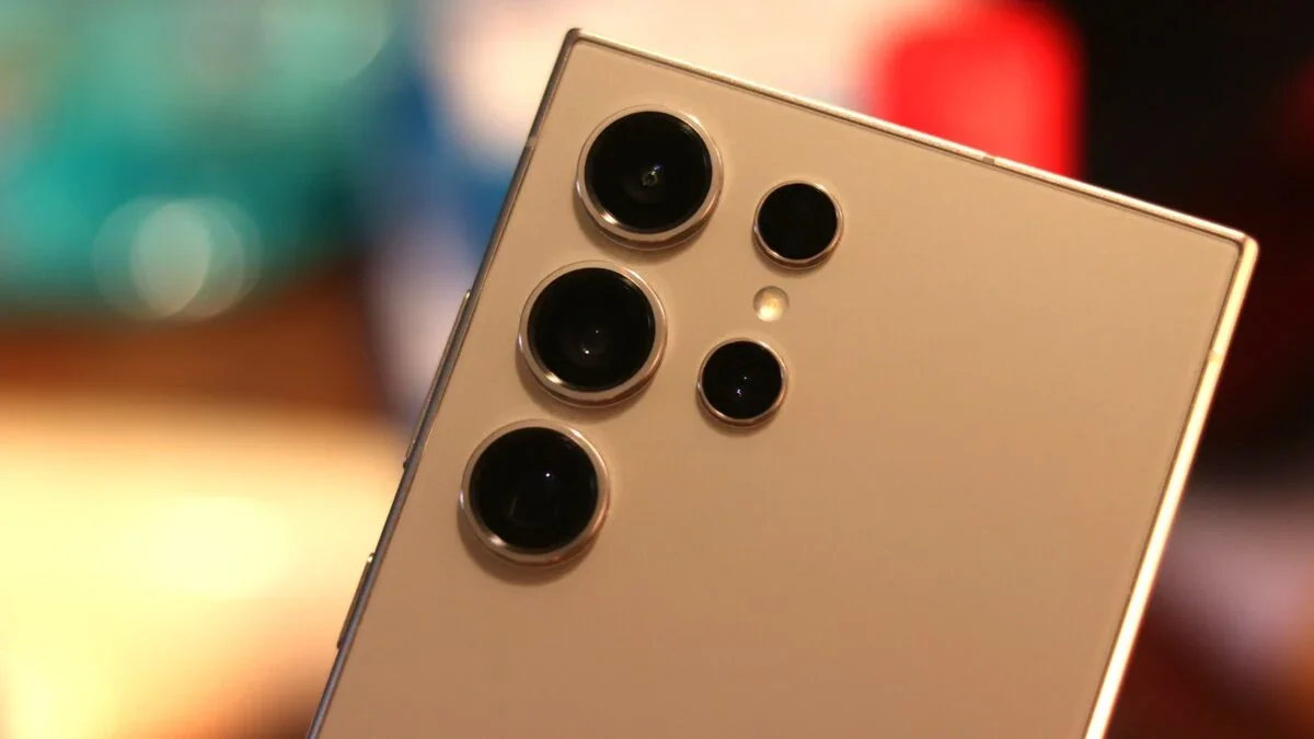 Sharp Edges, Shredded Pockets: Galaxy S24 Ultra Sparks Design Debate