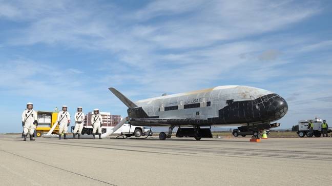 Featured image for X-37B Spaceplane Returns with Quantum GPS Tech on USSF-36 Mission