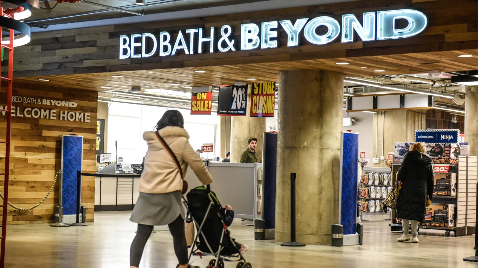 Market Movers: Bed Bath & Beyond, EVgo, UBS, Intel, Roku, Sprinklr, Philip Morris, SunPower, PacWest Bancorp, Electronic Arts, H&M, RH, Charles Schwab, Walmart and More.