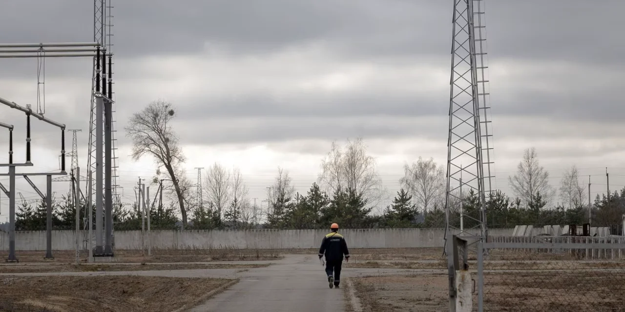 Ukraine Resumes Electricity Exports to Europe After Russian Attacks.