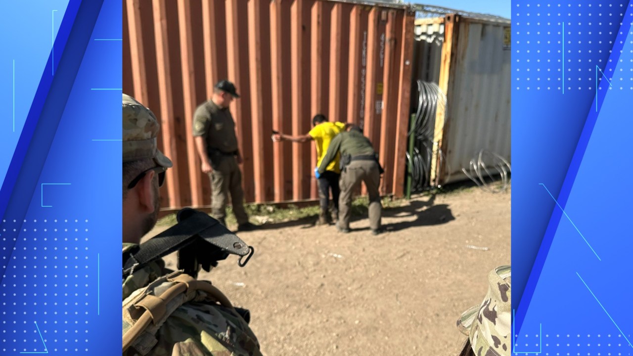 "Texas Defies Cease-and-Desist, Arrests Migrants Amid Border Crisis"