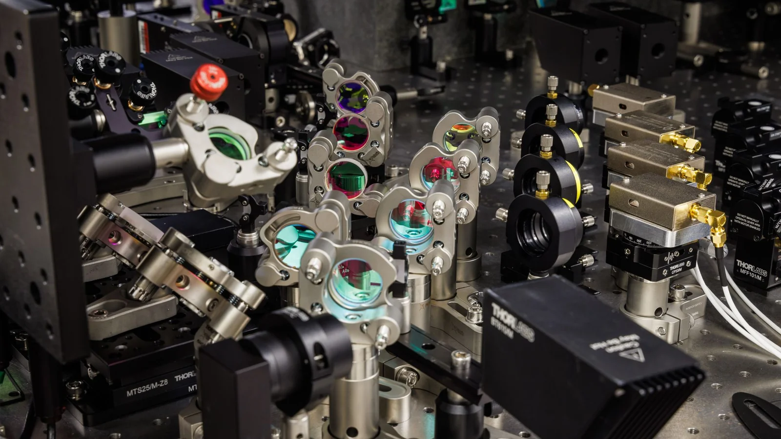 Glass-powered data archive: Microsoft fiction? no, 10,000-year storage via laser writing