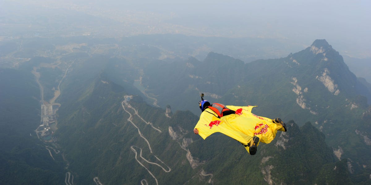 Featured image for Tragic Mid-Air Collision Claims Wingsuit Skydiver's Life